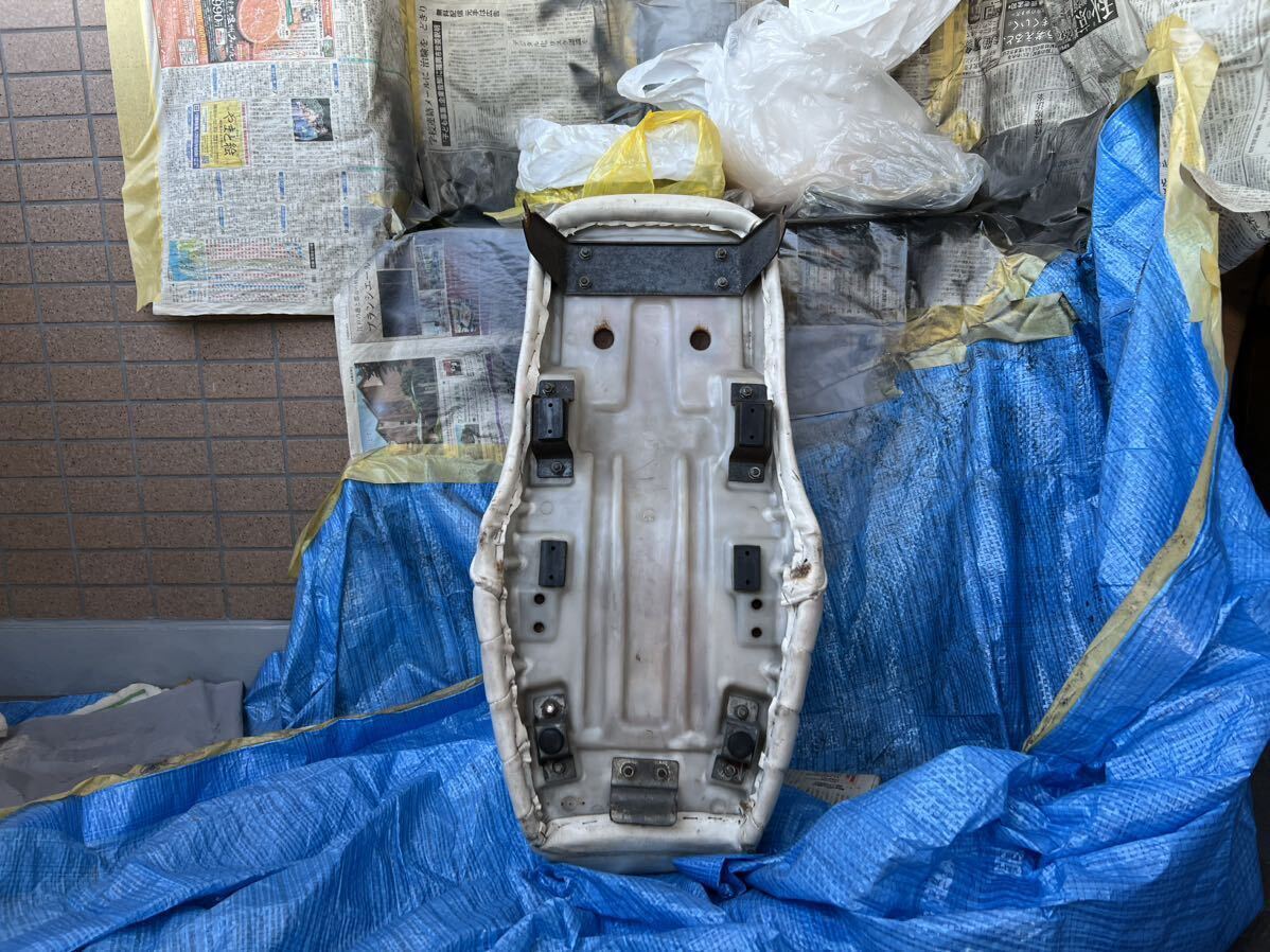 貴重 GSX250L GSX400L 前期 ラクダシート 3段 シート 当時物 GSX250T