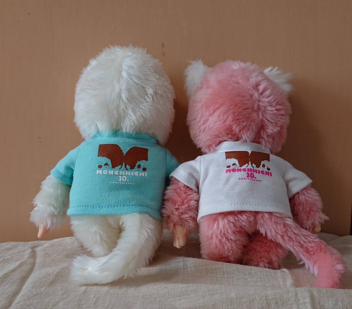 中古 ☆30周年モンチッチ Sサイズ 白&ピンク Tシャツ 2体セット 男の子