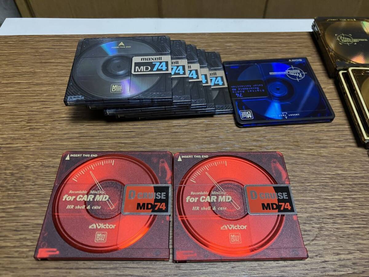 Sony PRISM/ES/Victor D-CRUISE 中古MDディスク28枚とMDディスク収納