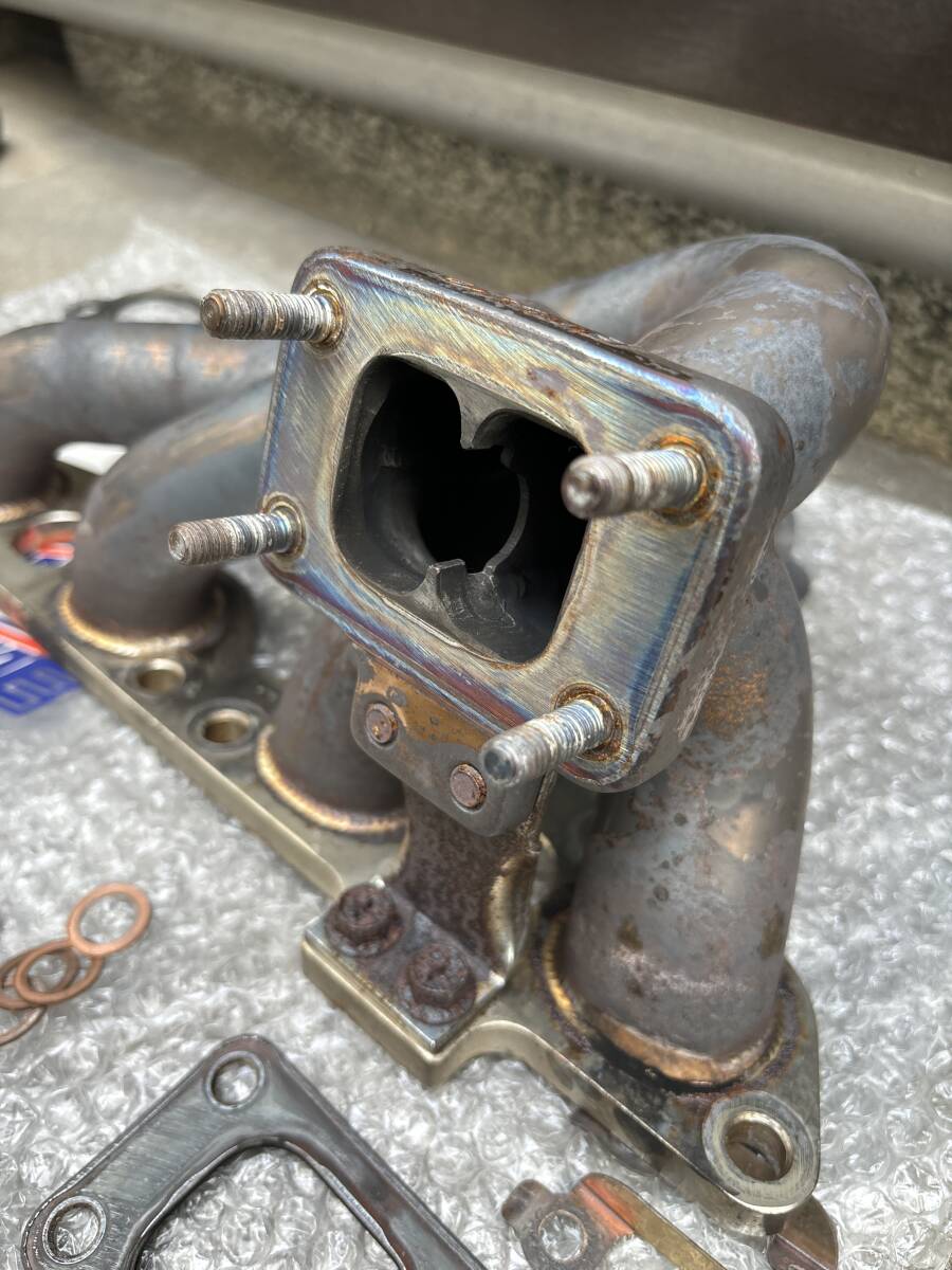 ＴＯＭＥＩ　エキゾーストマニホールド　S15 シルビア　中古品　要補修_5