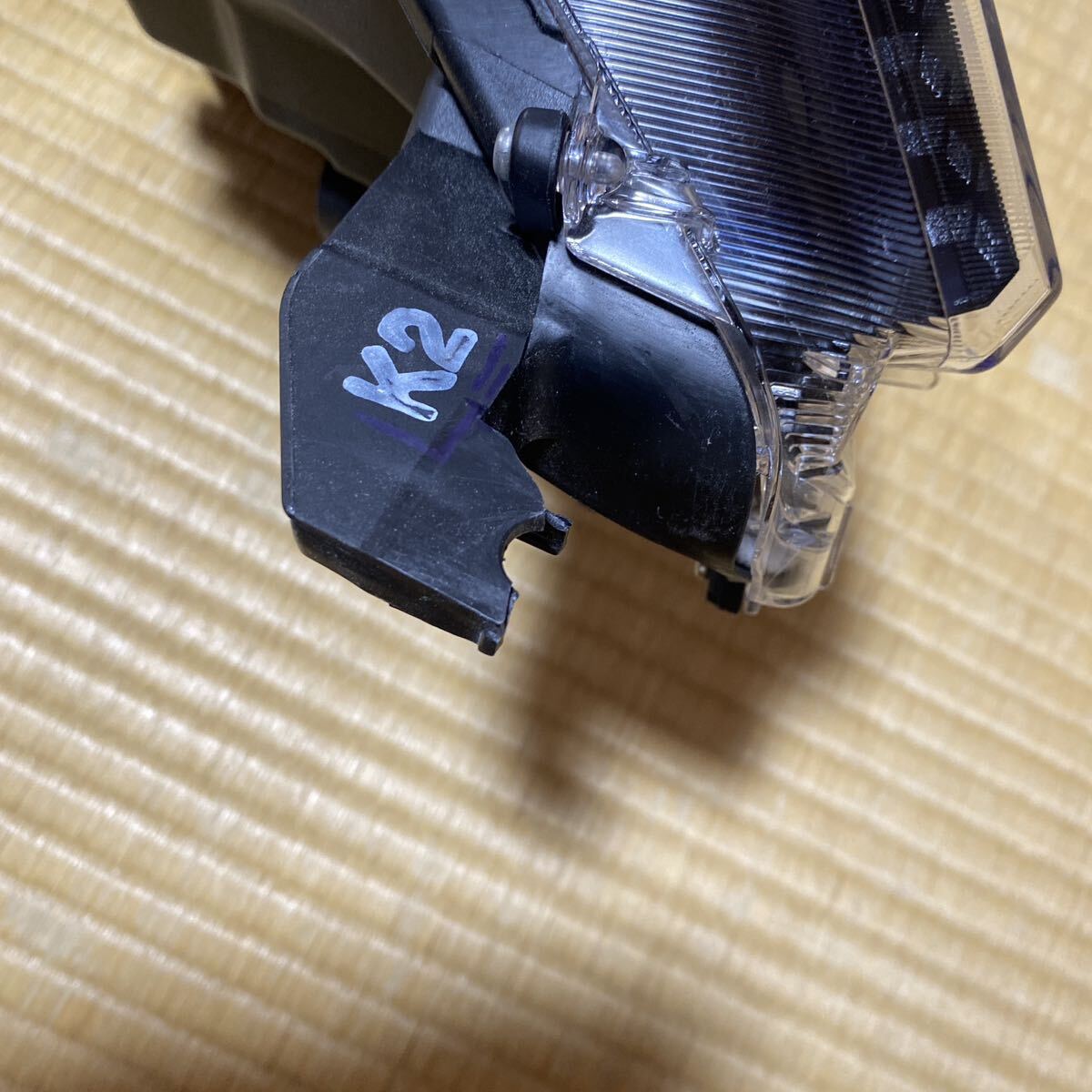 トヨタ ヤリス MXPH10 左ヘッドライト ユニット 81150-K0031 Koito K0-3_5