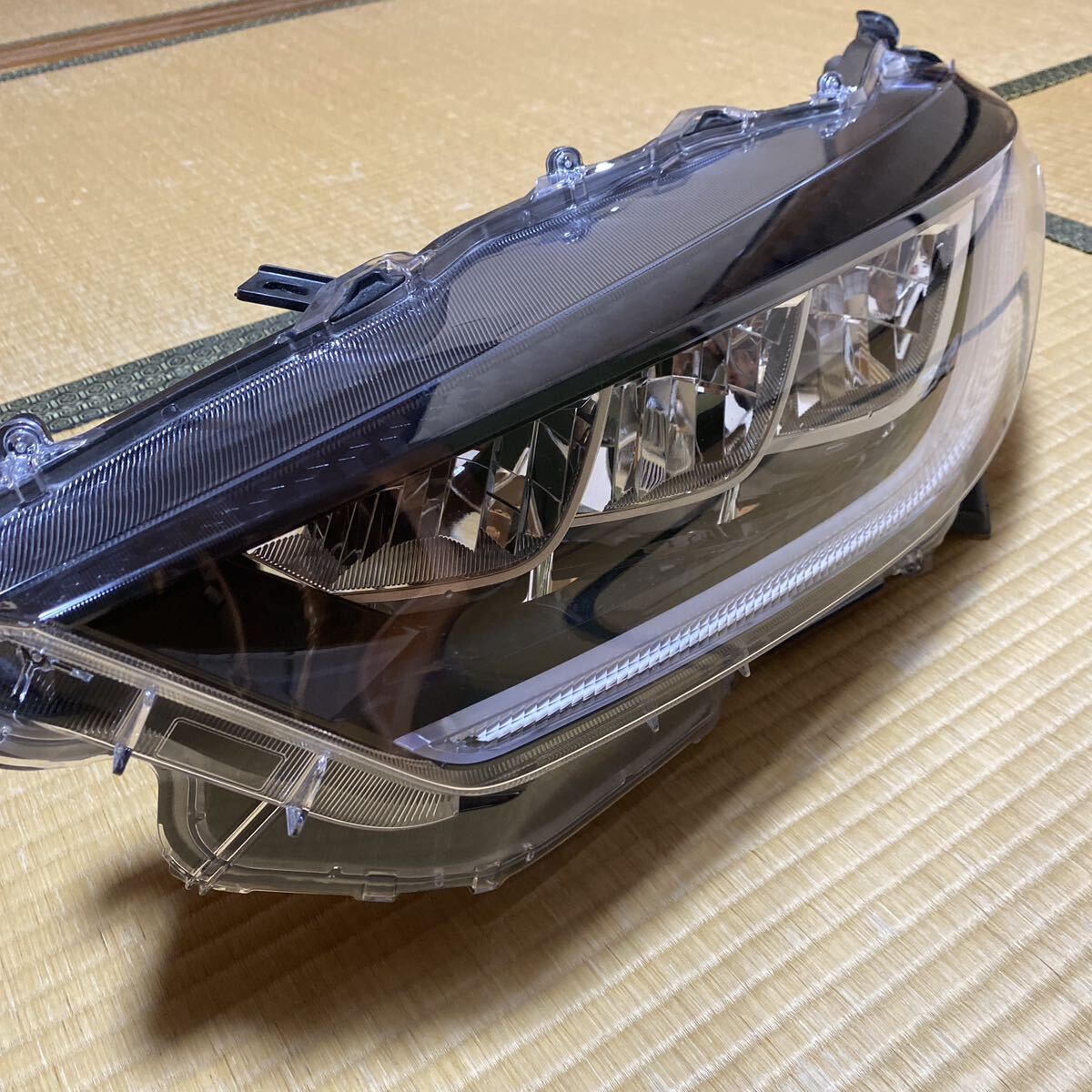 トヨタ ヤリス MXPH10 左ヘッドライト ユニット 81150-K0031 Koito K0-3_8