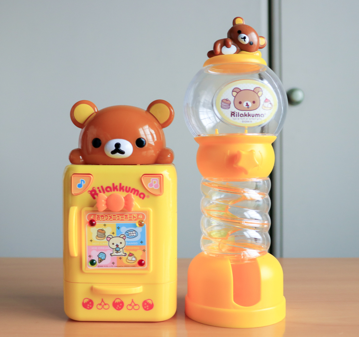 リラックマ冷蔵庫　＆ガムボールマシン_1
