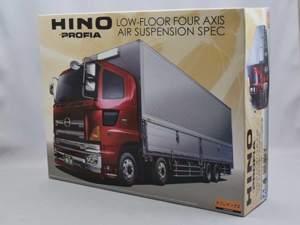 28_YK_81E) 青島文化教材社 1/32 プラモデル ヘビーフレイト No.04 日野 プロフィア 低床四軸エアサス仕様 _1