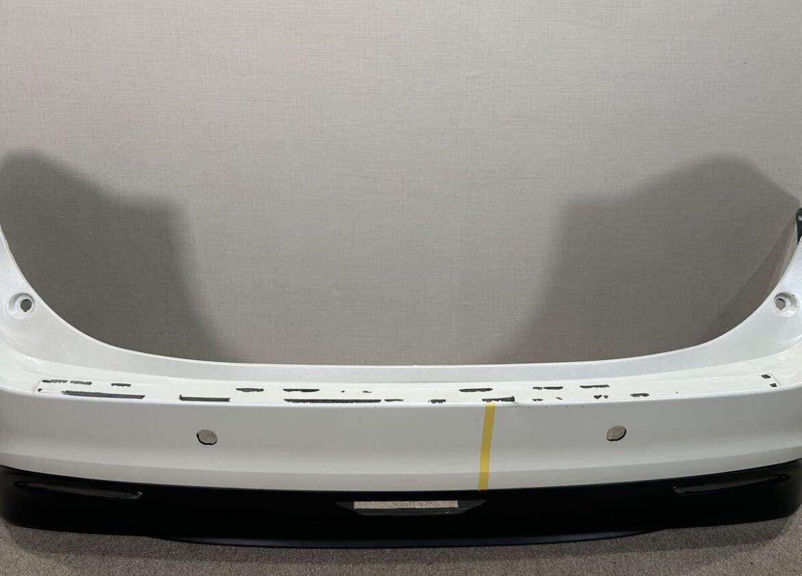ハリアー トヨタ 60系 右フェンダー オプショングリル付き TOYOTA ※ ZSU60W/ZSU65W/ASU60W/ASU65W/AVU65W ハリアー 純正 リアバンパー アンダーカバー (070 ホワイトパール) 52159-48120 NW0624-2