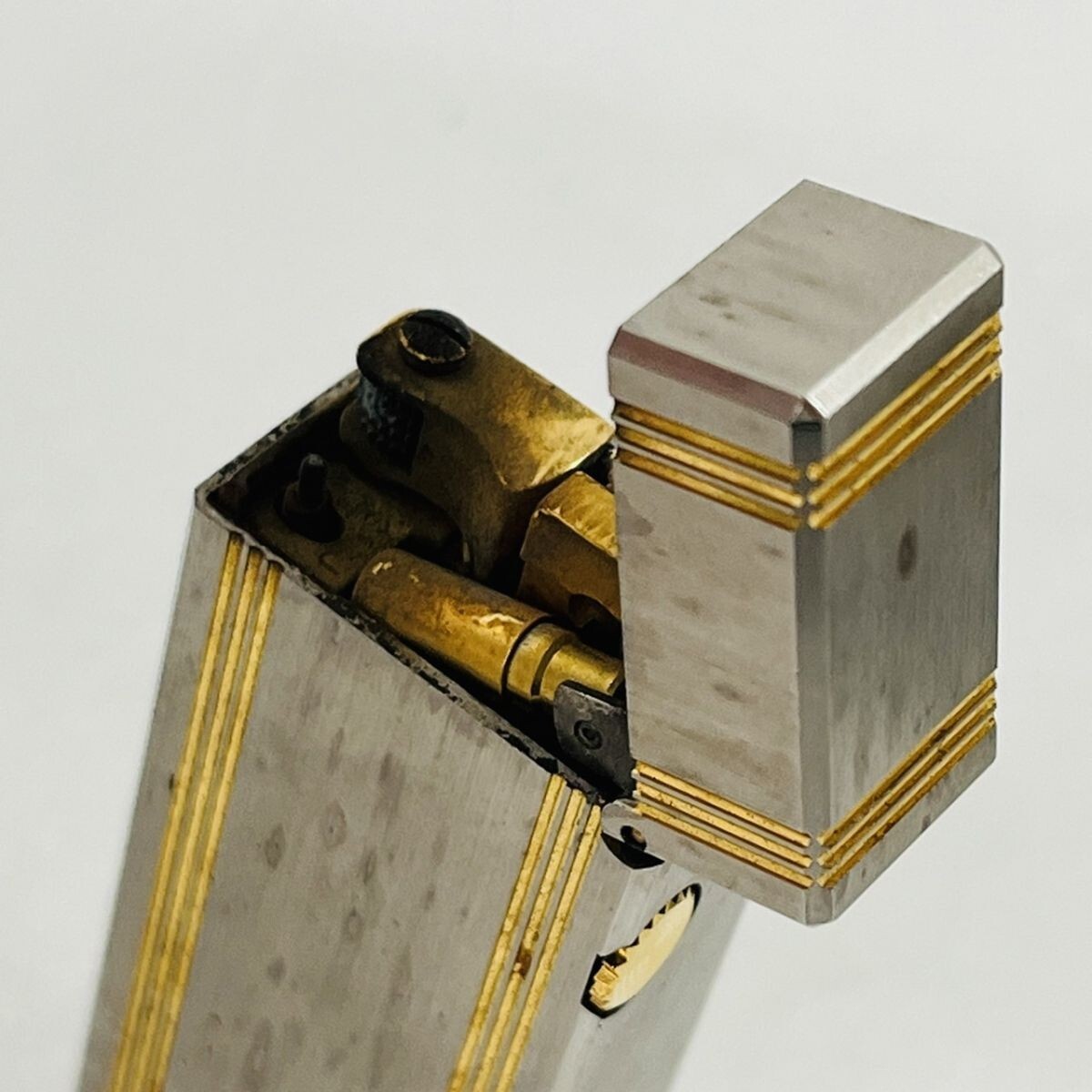 Y056-SB2-1506 ▲ dunhill ダンヒル ローラー式 ガスライター ケース付き ｄロゴ シルバー×ゴールド シンプル 喫煙グッズ 喫煙具 ライター_10