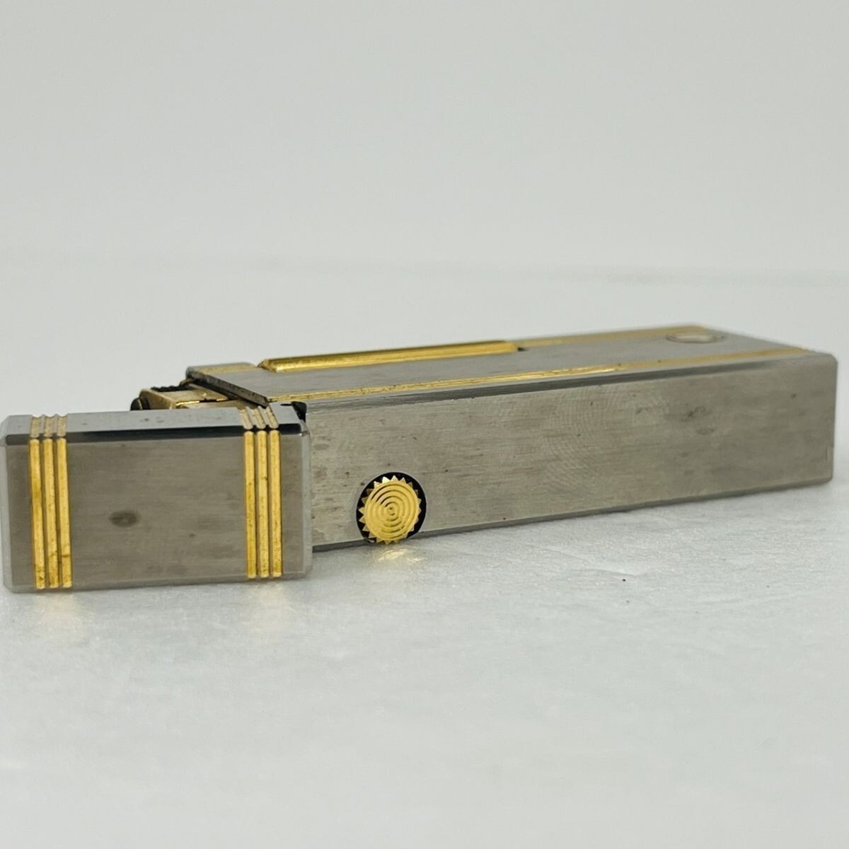 Y056-SB2-1506 ▲ dunhill ダンヒル ローラー式 ガスライター ケース付き ｄロゴ シルバー×ゴールド シンプル 喫煙グッズ 喫煙具 ライター_7