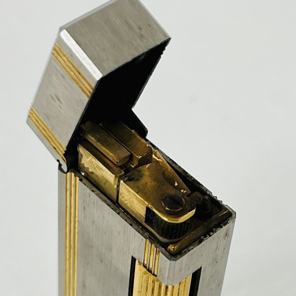 Y056-SB2-1506 ▲ dunhill ダンヒル ローラー式 ガスライター ケース付き ｄロゴ シルバー×ゴールド シンプル 喫煙グッズ 喫煙具 ライター_9