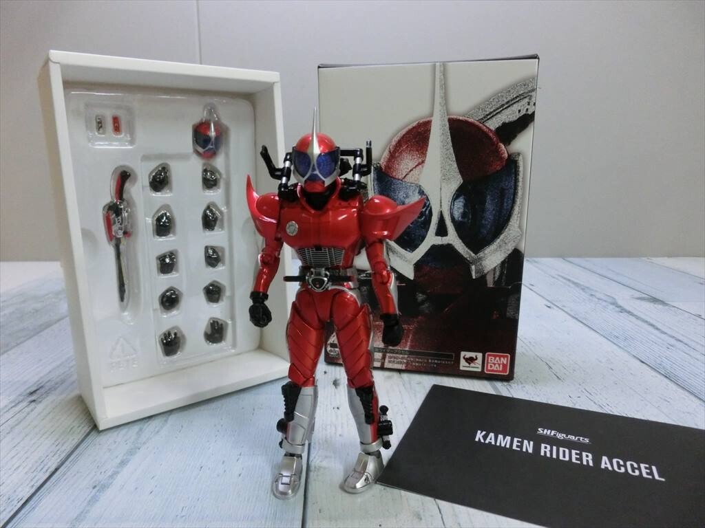 【BS3-08】【60サイズ】▲S.H.フィギュアーツ 仮面ライダーアクセル/真骨彫製法/塗装済み可動フィギュア_3