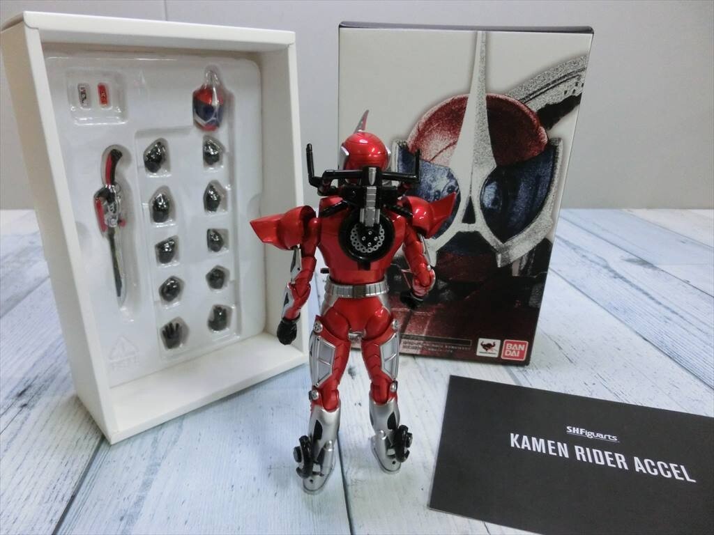 【BS3-08】【60サイズ】▲S.H.フィギュアーツ 仮面ライダーアクセル/真骨彫製法/塗装済み可動フィギュア_4