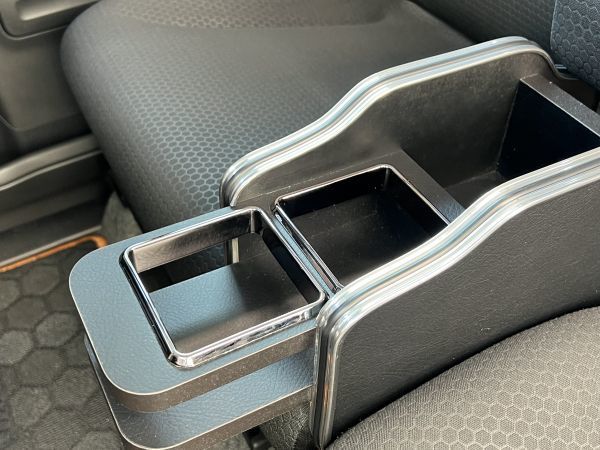 新品 スペーシア/スペーシアカスタム/スペーシアギア MK53S ドリンクホルダー/カップホルダー 黒/ブラック spacia テーブル パーツ P-01 スペーシア スズキ 価格.com アクセサリーカタログ スペーシアカスタムの価格・新型情報・グレード諸元 ついにデビューした新型スズキ・スペーシア／スペーシアカスタムを先代