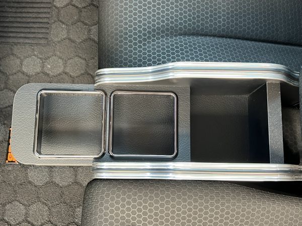 新品 スペーシア/スペーシアカスタム/スペーシアギア MK53S ドリンクホルダー/カップホルダー 黒/ブラック spacia テーブル パーツ P-01 スペーシア スズキ 価格.com アクセサリーカタログ スペーシアカスタムの価格・新型情報・グレード諸元 ついにデビューした新型スズキ・スペーシア／スペーシアカスタムを先代