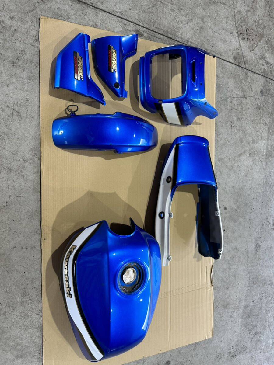 Kawasaki ZRX1200R バイクパーツ ネイキッド 中古外装セット 外装