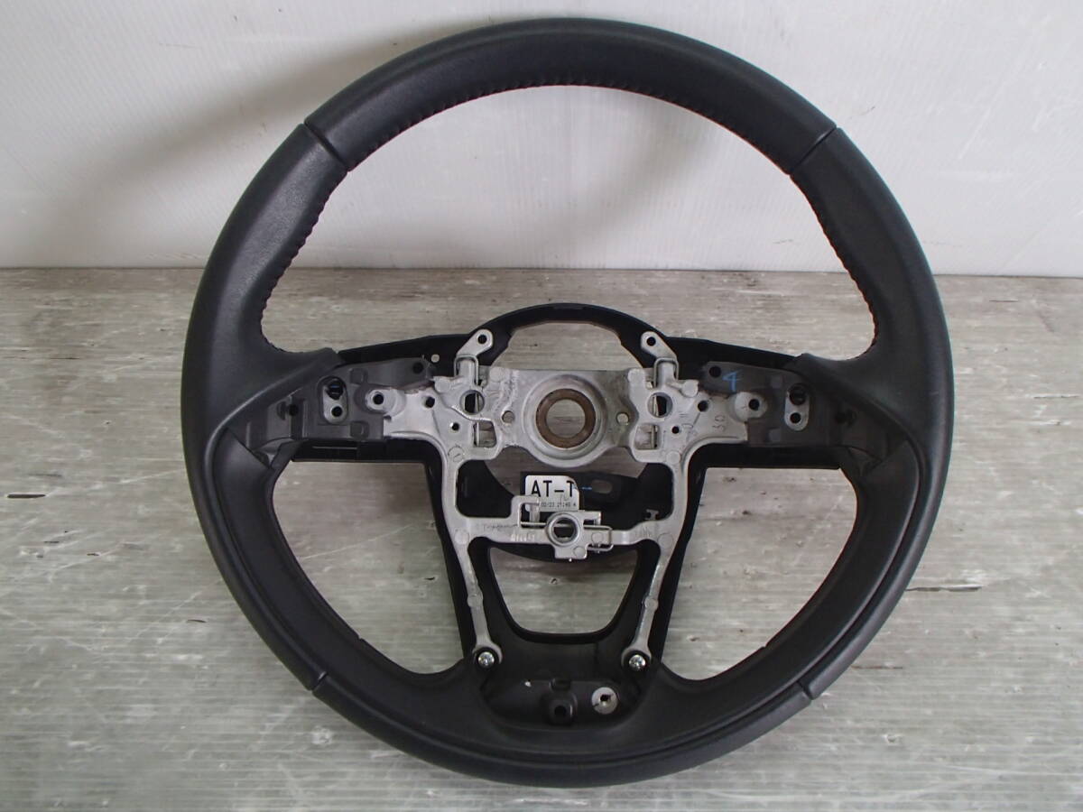 MXPH10/MXPH15 ヤリス ハイブリッド HV 純正 レザー ステアリング ハンドル 【24-1214】 ヤリス MXPH15 ハイブリッド MXPH14&frasl;MXPH17 フロント 型式