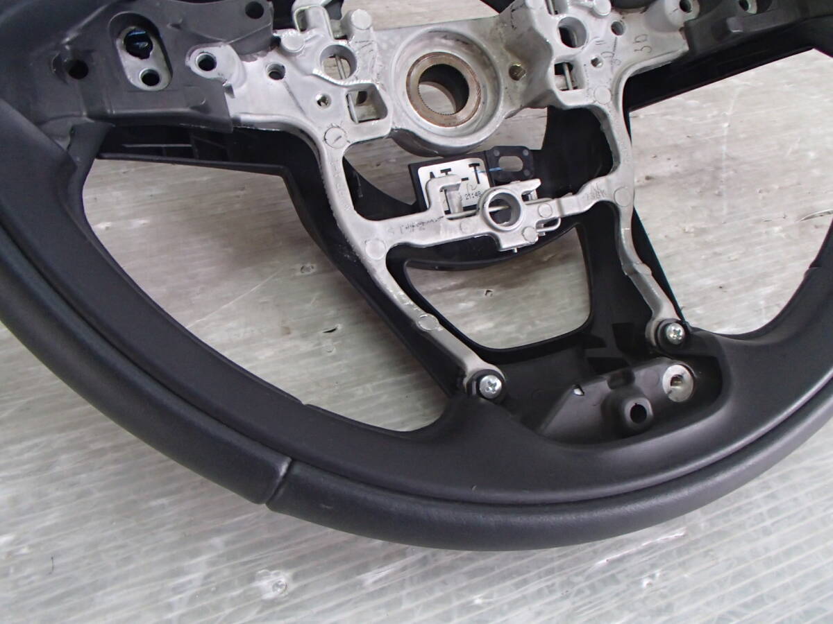 MXPH10/MXPH15 ヤリス ハイブリッド HV 純正 レザー ステアリング ハンドル 【24-1214】 ヤリス MXPH15 ハイブリッド MXPH14&frasl;MXPH17 フロント 型式