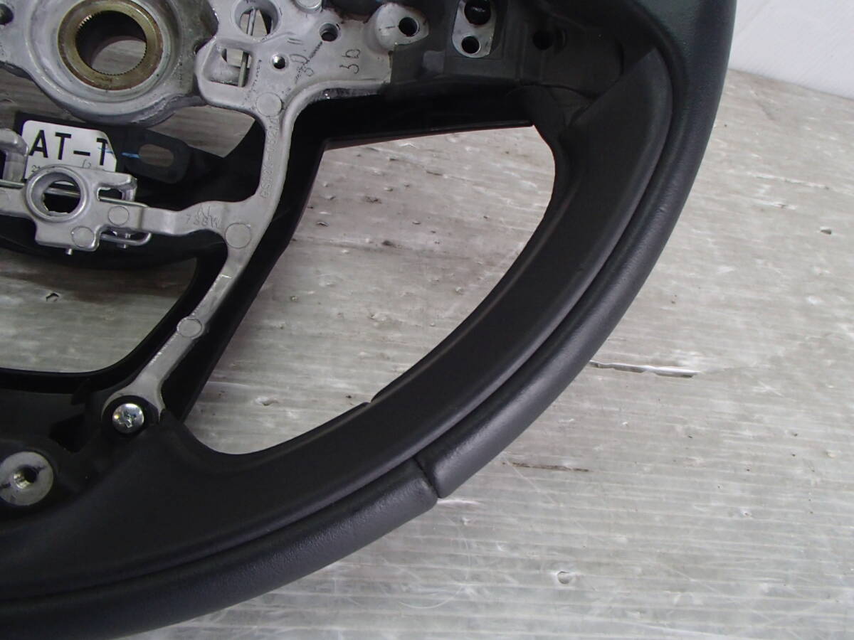 MXPH10/MXPH15 ヤリス ハイブリッド HV 純正 レザー ステアリング ハンドル 【24-1214】 ヤリス MXPH15 ハイブリッド MXPH14&frasl;MXPH17 フロント 型式