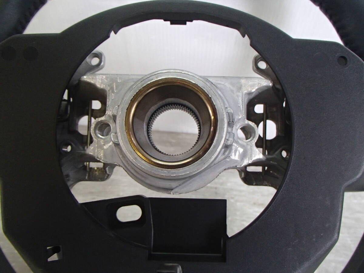 MXPH10/MXPH15 ヤリス ハイブリッド HV 純正 レザー ステアリング ハンドル 【24-1214】 ヤリス MXPH15 ハイブリッド MXPH14&frasl;MXPH17 フロント 型式