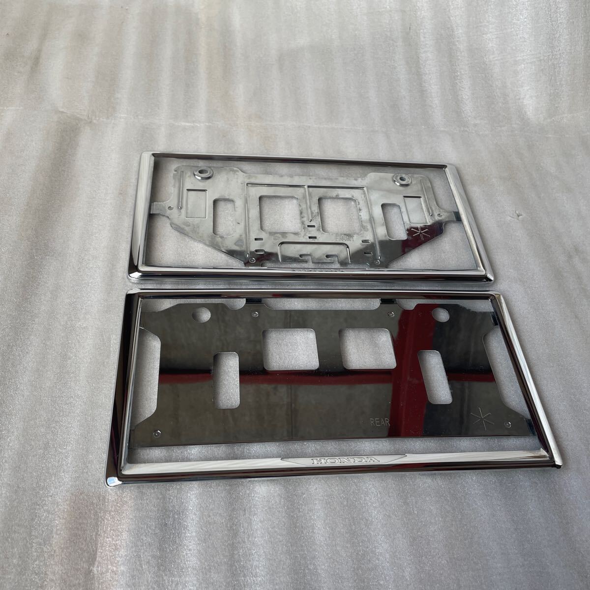ホンダ純正 ナンバーフレーム メッキ フロント、リヤセット　中古品！_1