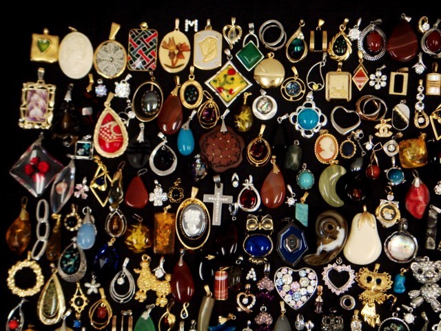 超大量!!ペンダントトップ・チャーム560点・1580g以上セット☆K18×4/10K/210/SV・純銀等刻印多数★天然石系・カラーストーン・七宝系等_2