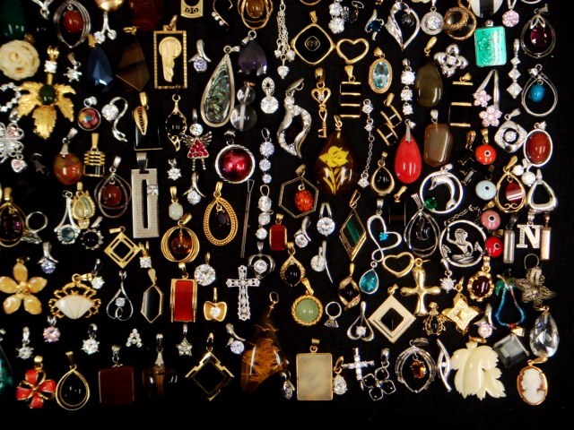 超大量!!ペンダントトップ・チャーム560点・1580g以上セット☆K18×4/10K/210/SV・純銀等刻印多数★天然石系・カラーストーン・七宝系等_5