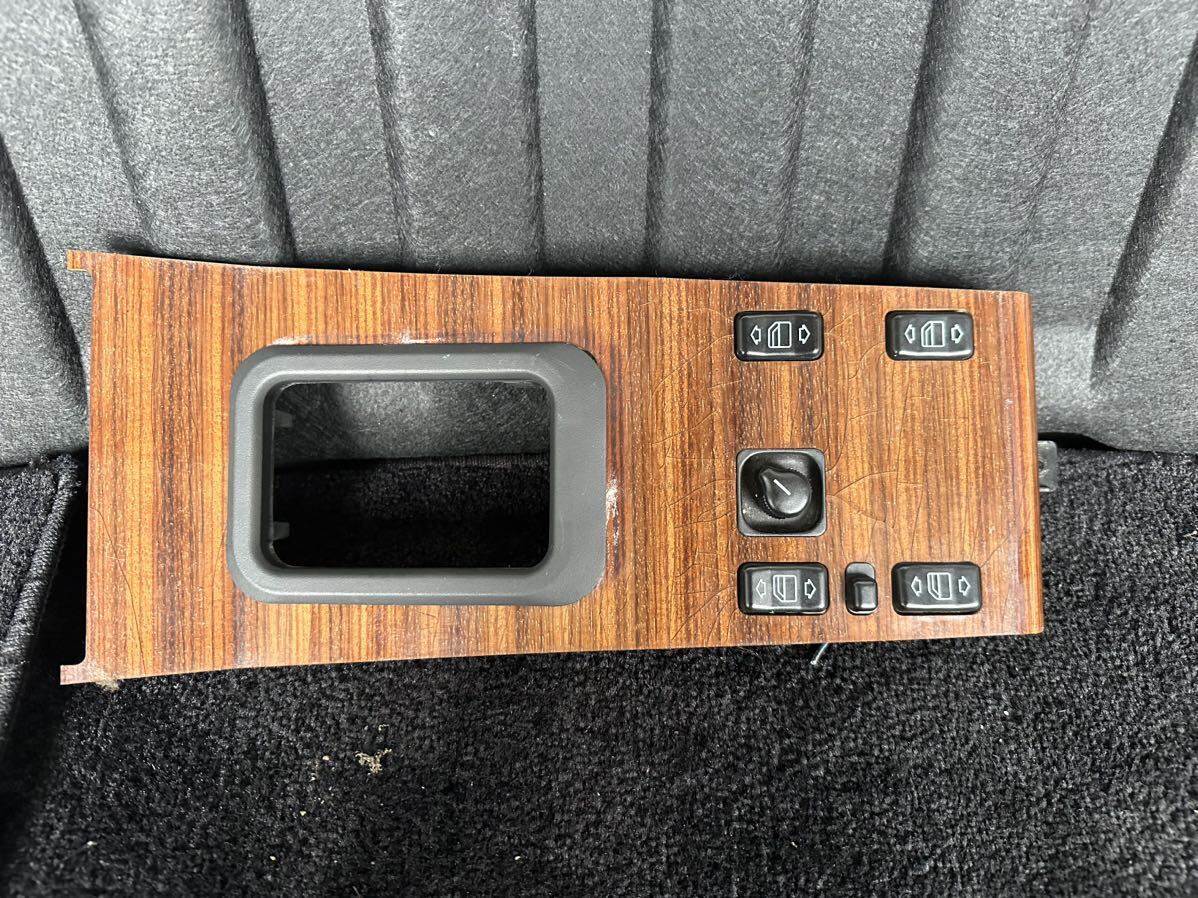 中古　美品　メルセデスベンツ　W124 500E　純正コンソール W124 500E メルセデスベンツ 0 1 リアシート