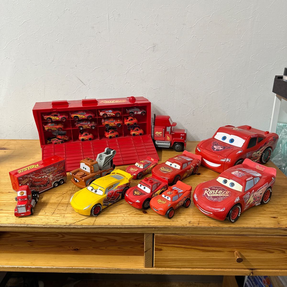 UTN807【まとめ売り】カーズ トミカ ミニカー セット マックトレーラー