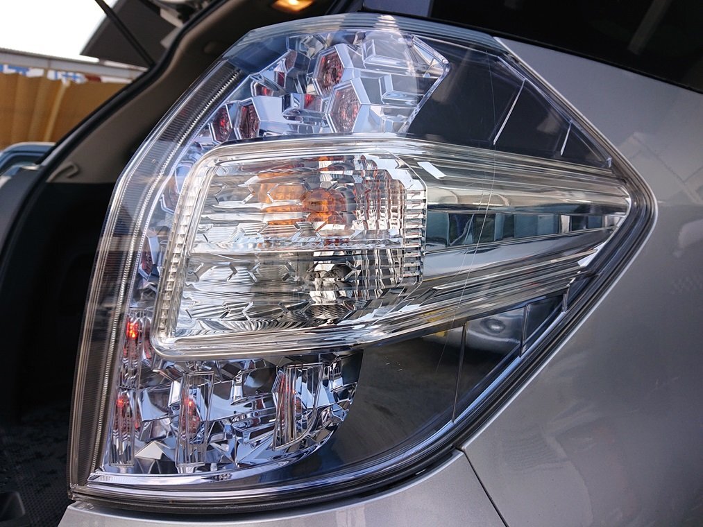 いちばん安い ホンダ GP2 フィットシャトルHV 後期 HID 左右 ヘッド