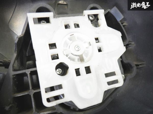 動作確認済み！！ トヨタ 純正 200 200系 ハイエース ドアミラー サイドミラー 右 右側 運転席 メッキ 5Ｐ 電動格納 即納 棚27L 電動 メッキ 200系 素地ミラー&frasl;左 素地ミラー&frasl;左&frasl;助手席&frasl;1型2型3型&frasl;5ピン&frasl;◆◆ ～1型から