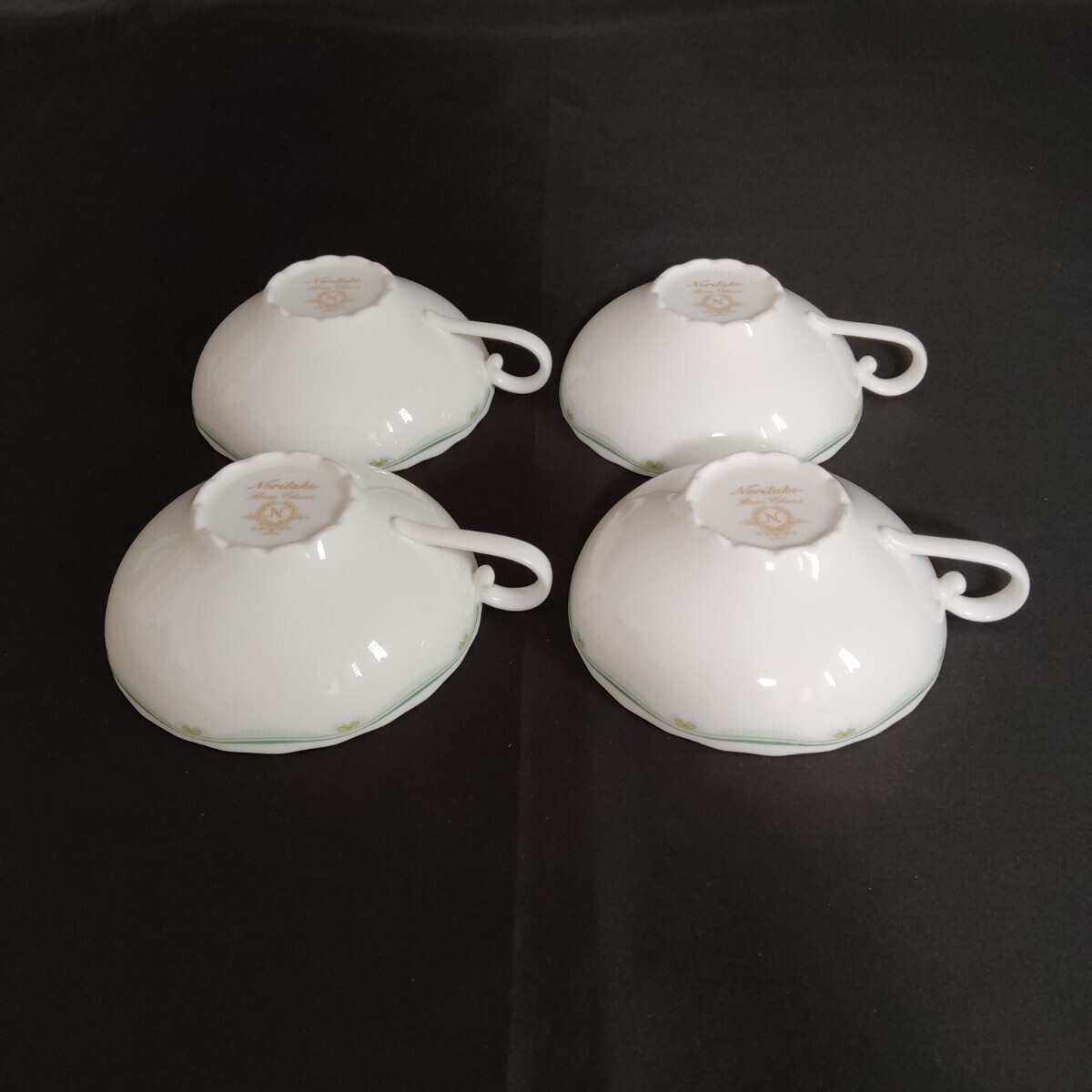 Noritake ノリタケ ティーカップ＆ソーサー 4客セット 白い小花 ブーケ