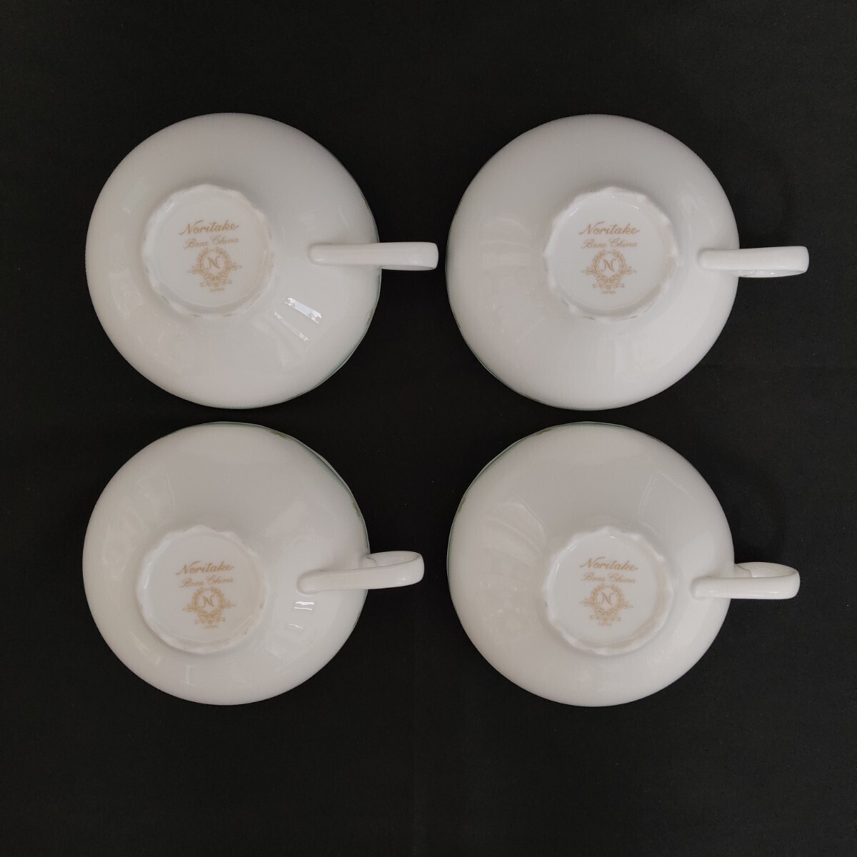 Noritake ノリタケ ティーカップ＆ソーサー 4客セット 白い小花 ブーケ