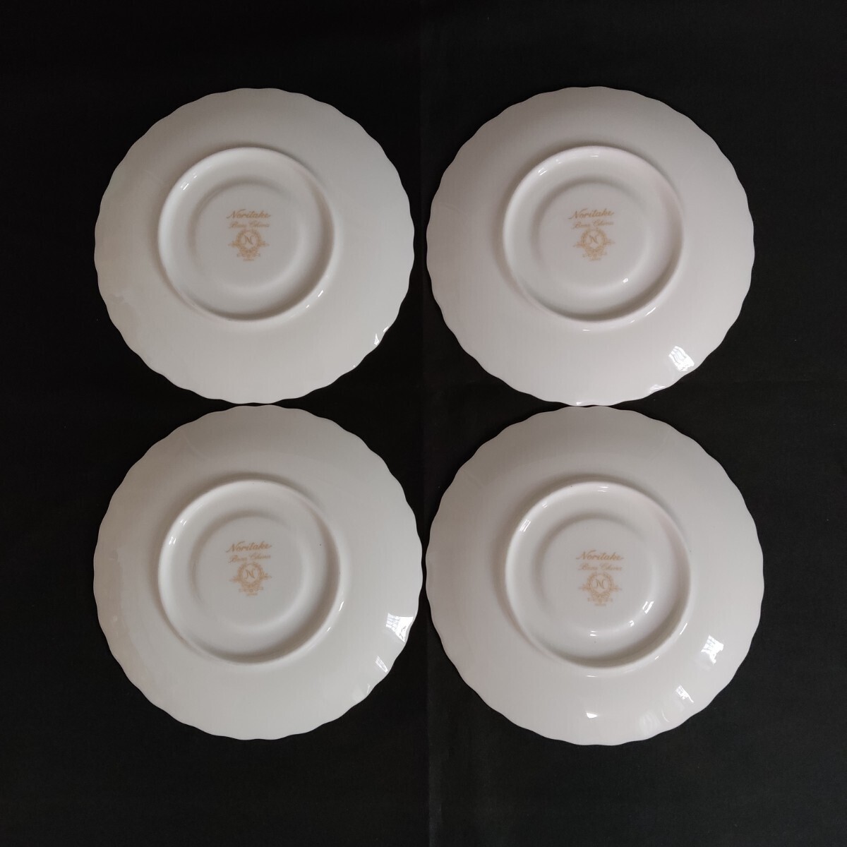 Noritake ノリタケ ティーカップ＆ソーサー 4客セット 白い小花 ブーケ