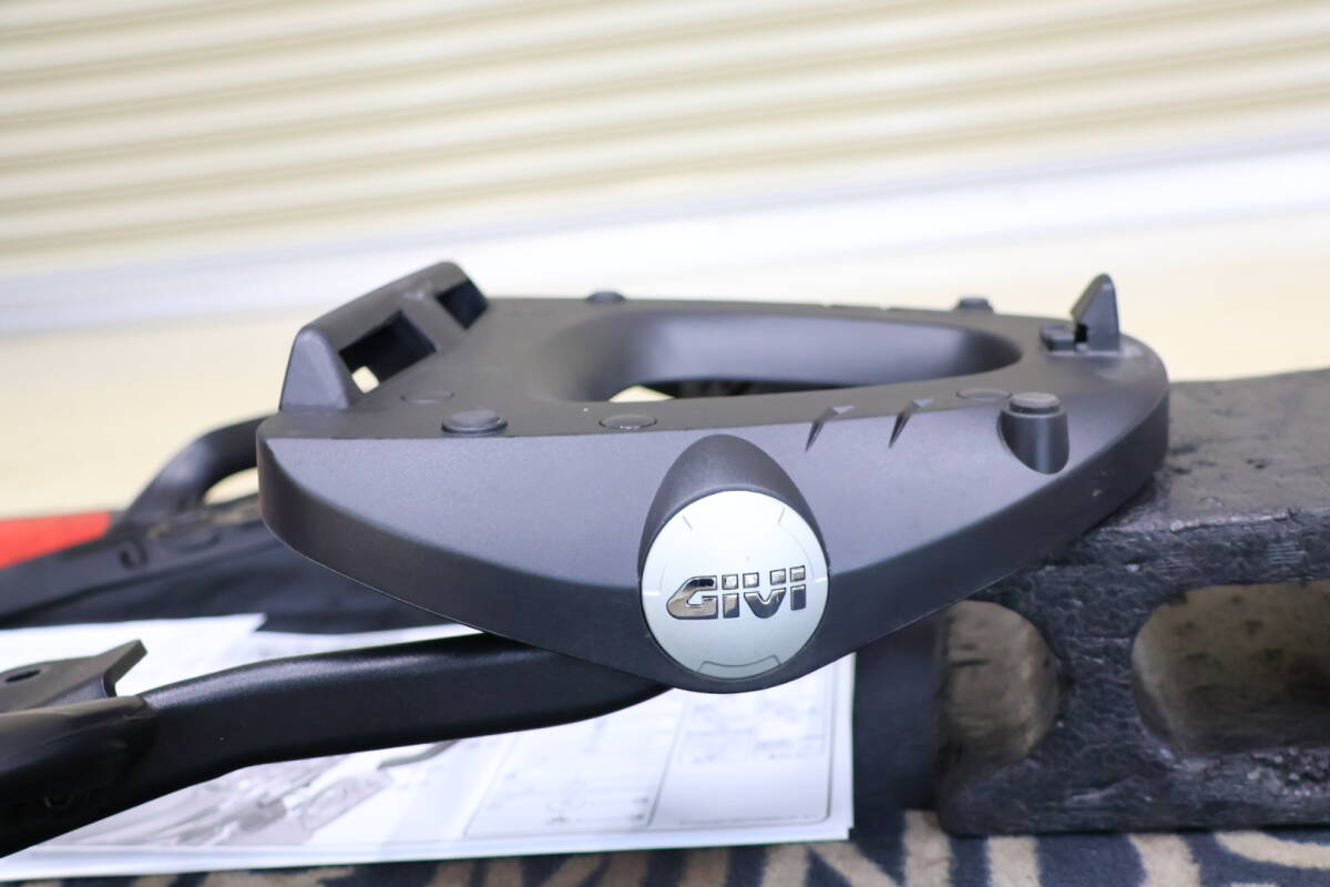 □　GSX1300R 隼　ハヤブサ　08～17　GIVI リアキャリア 　　モノラック用フィッティング　M5M モノロックベース GIVI ハヤブサ GSX1300R &frasl; 大幅積載アップ!GSX1300Rハヤブサ08-17年GIVIリアボックス用 [541FZ