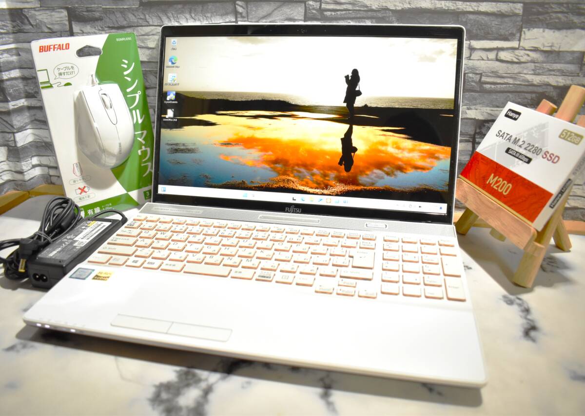 ★超速第8世代ハイエンドi7-8550U(4コア)メモリ16GB/新品 SSD512GB+HDD1TB★フルHD液晶/最新Windows11 24H2/Blu-ray/office/富士通 AH53/C2_2