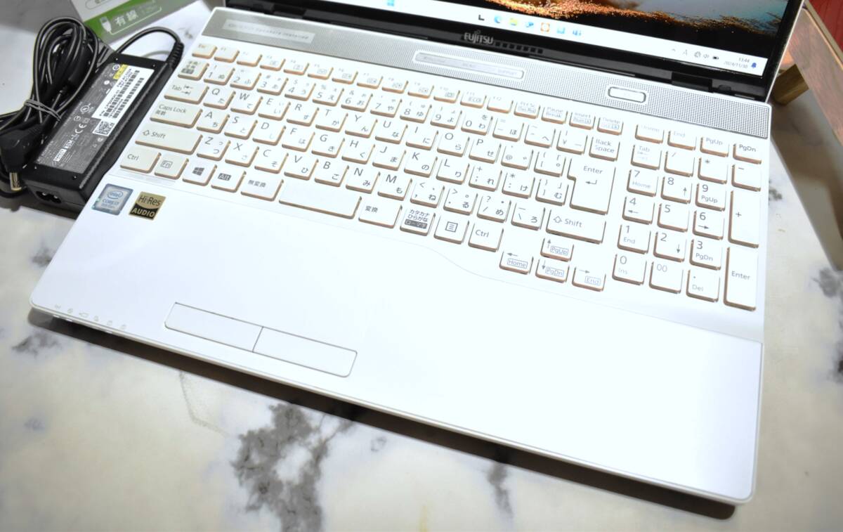 ★超速第8世代ハイエンドi7-8550U(4コア)メモリ16GB/新品 SSD512GB+HDD1TB★フルHD液晶/最新Windows11 24H2/Blu-ray/office/富士通 AH53/C2_3