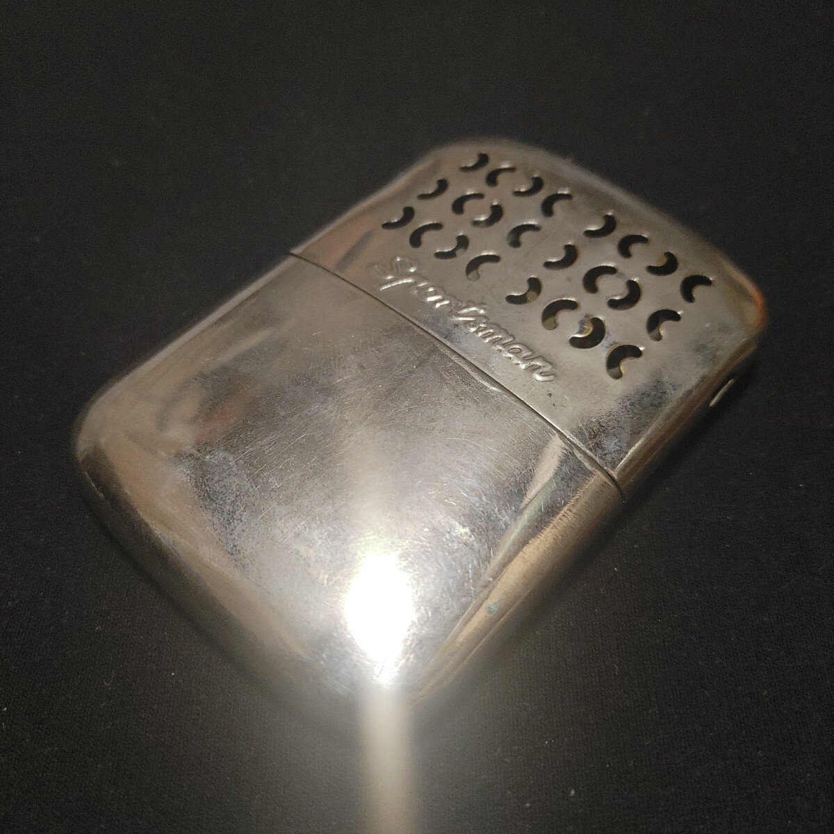 ハンディウォーマー　カイロ　ヒーター　暖房　器具　オイル　携帯　キャンプ　スポーツマン_1