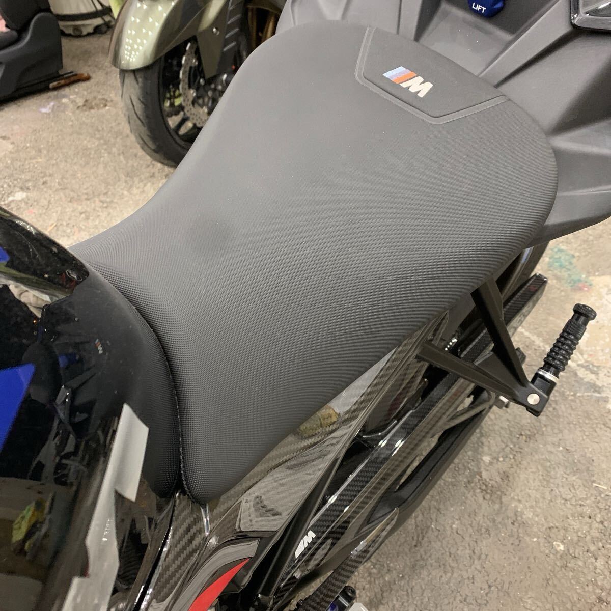 純正 シート S1000R 《MT394》BMW M1000R ノーマル高 830mm 0 極上品 