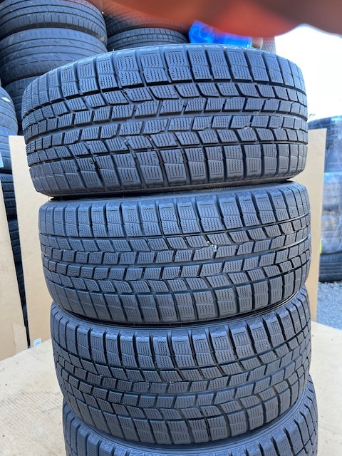 中古タイヤ　235/45/17 GOOD YEAR 　スタッドレス　　4本セット 非常に良い状態のタイヤ 2020年製 0 中古（スタッドレスタイヤ・ホイールセット 45r17 タイヤ残あり 235&frasl;45-17 スタッドレスタイヤ、アルミホイールセット