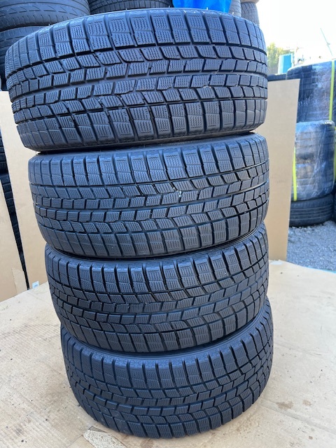 中古タイヤ　235/45/17 GOOD YEAR 　スタッドレス　　4本セット 非常に良い状態のタイヤ 2020年製 0 中古（スタッドレスタイヤ・ホイールセット 45r17 タイヤ残あり 235&frasl;45-17 スタッドレスタイヤ、アルミホイールセット