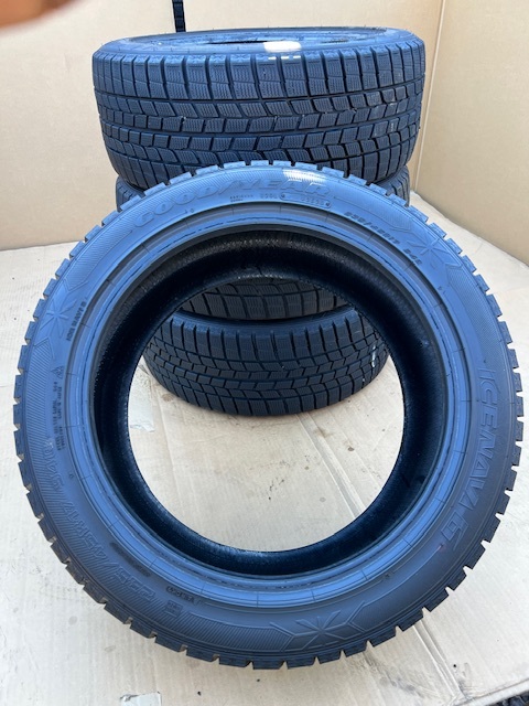 中古タイヤ　235/45/17 GOOD YEAR 　スタッドレス　　4本セット 非常に良い状態のタイヤ 2020年製 0 中古（スタッドレスタイヤ・ホイールセット 45r17 タイヤ残あり 235&frasl;45-17 スタッドレスタイヤ、アルミホイールセット