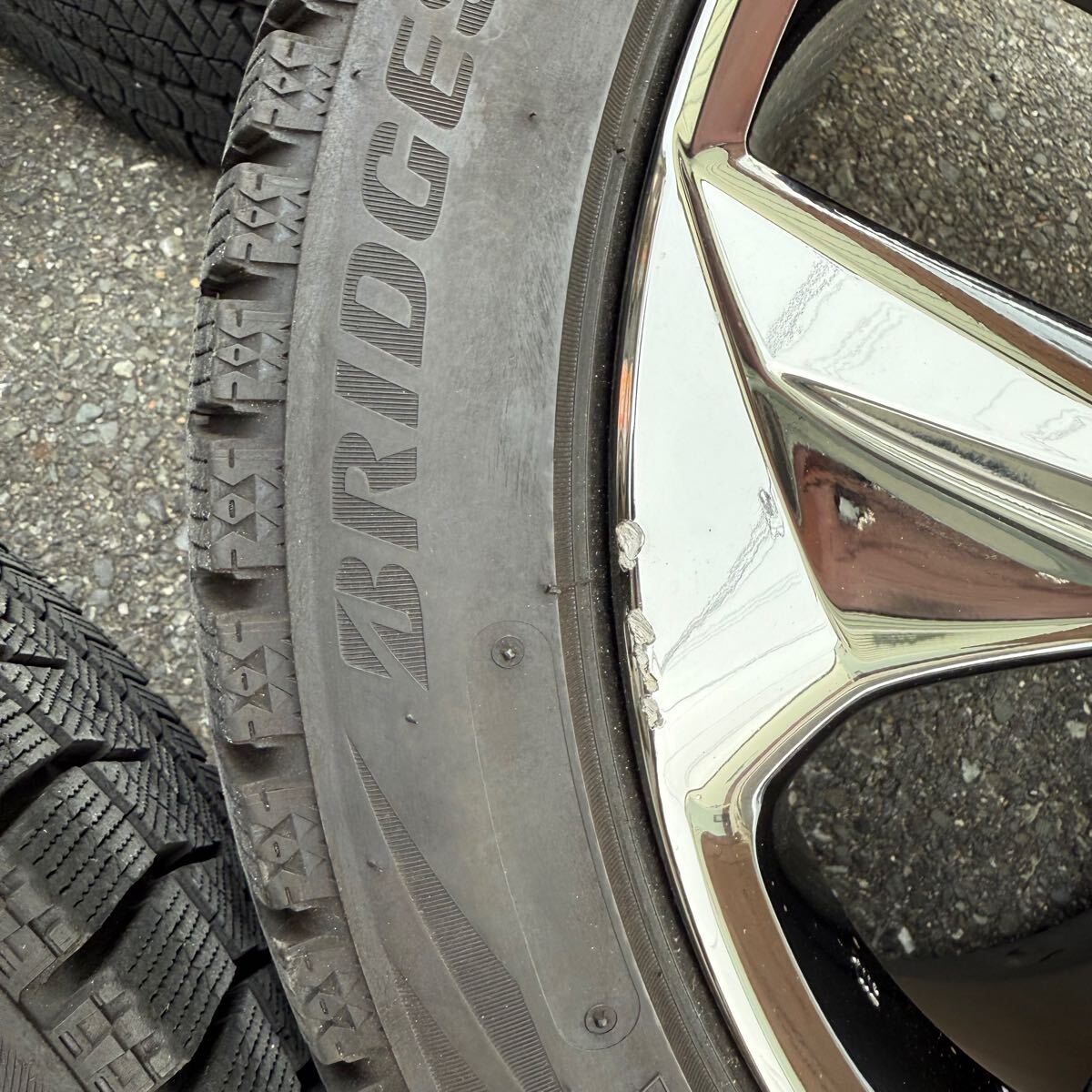 220系クラウンRS スタッドレス 純正タイヤホイールセット 18インチ ブリヂストンVRX_10