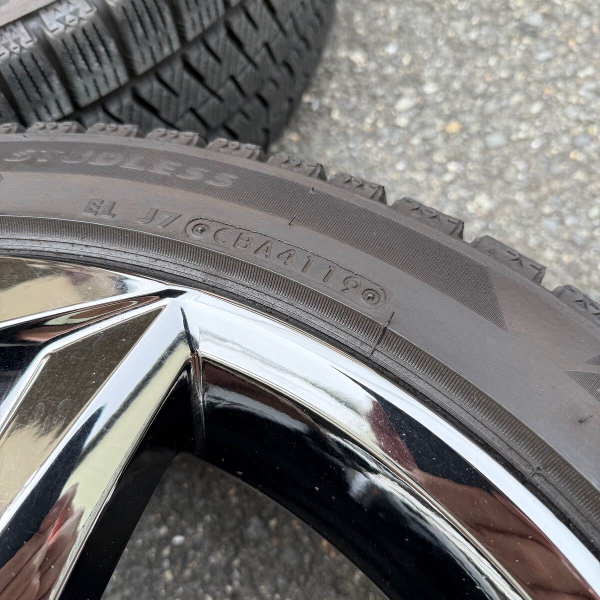 220系クラウンRS スタッドレス 純正タイヤホイールセット 18インチ ブリヂストンVRX_8