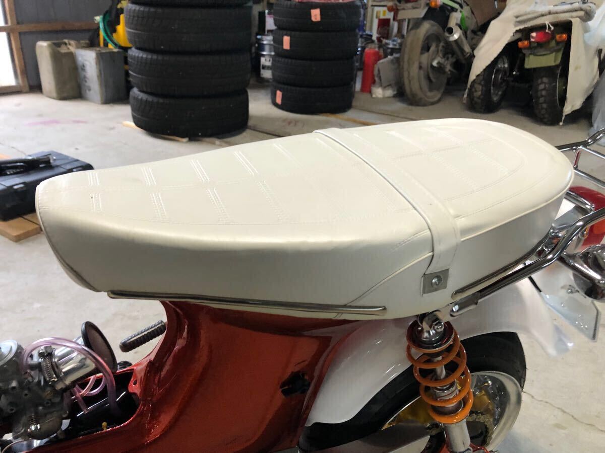ホンダ 6V 初期型 シャリー あんこ抜きフラットシート 希少？白色 CF50