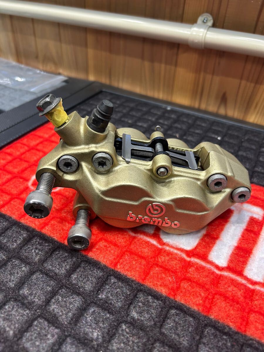 ブレンボ 4POTキャリパー 左側用 40mm 中古状態良好