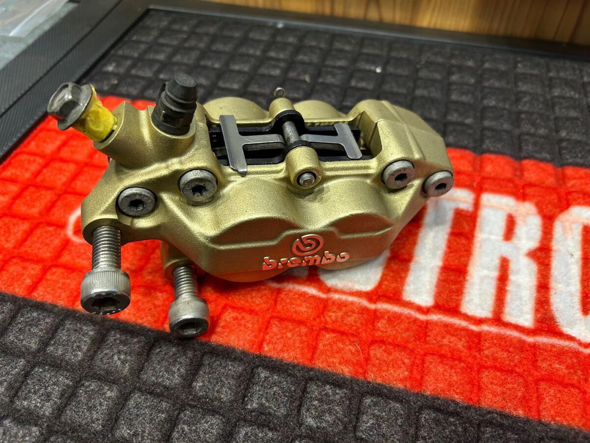 ブレンボ 4POTキャリパー 左側用 40mm 中古状態良好