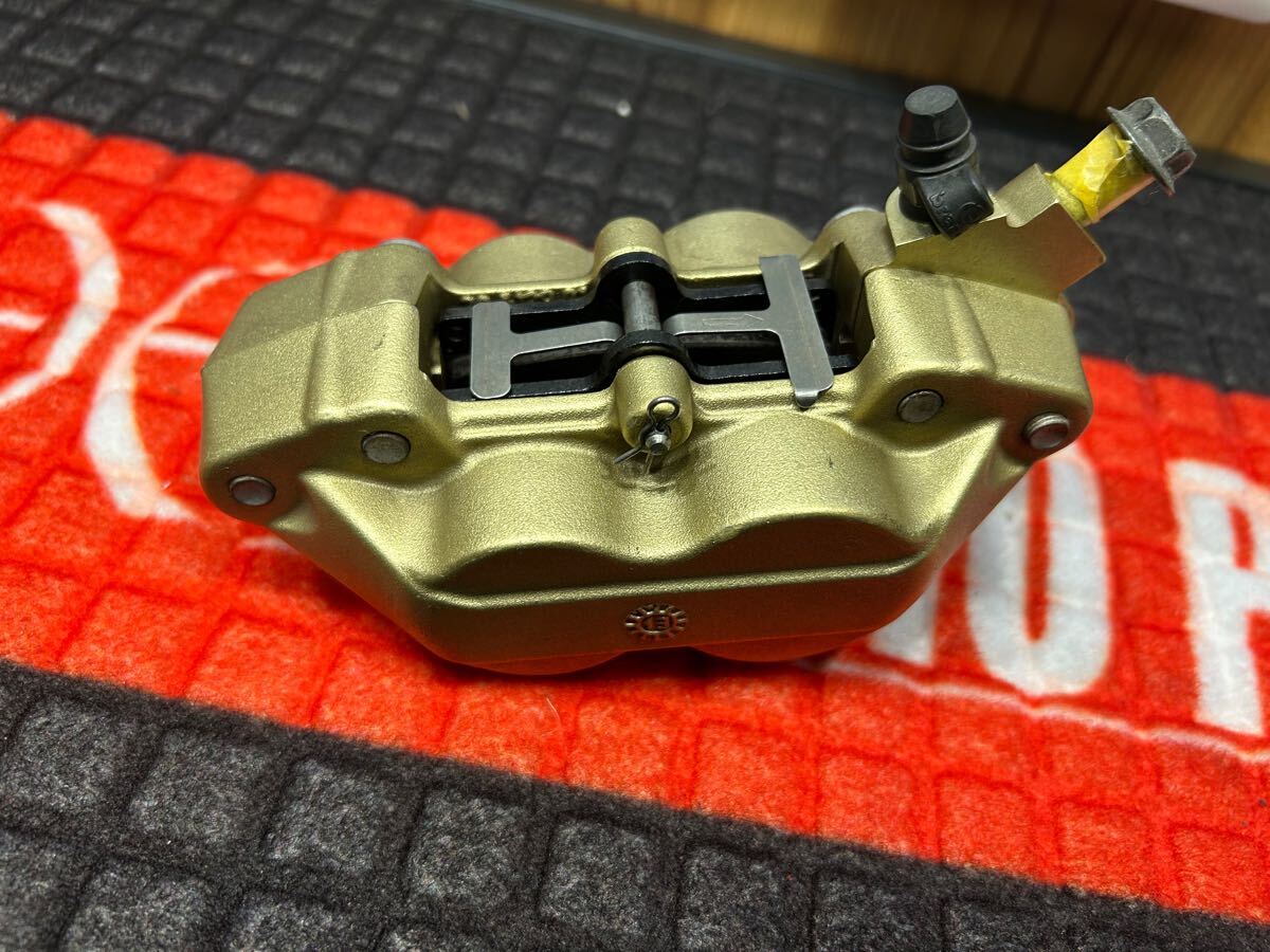 ブレンボ 4POTキャリパー 左側用 40mm 中古状態良好