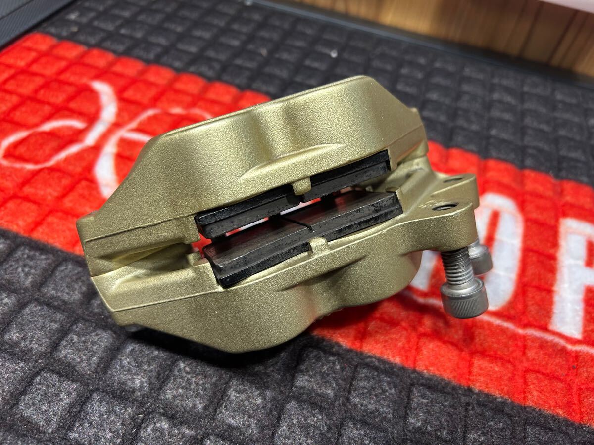 ブレンボ 4POTキャリパー 左側用 40mm 中古状態良好