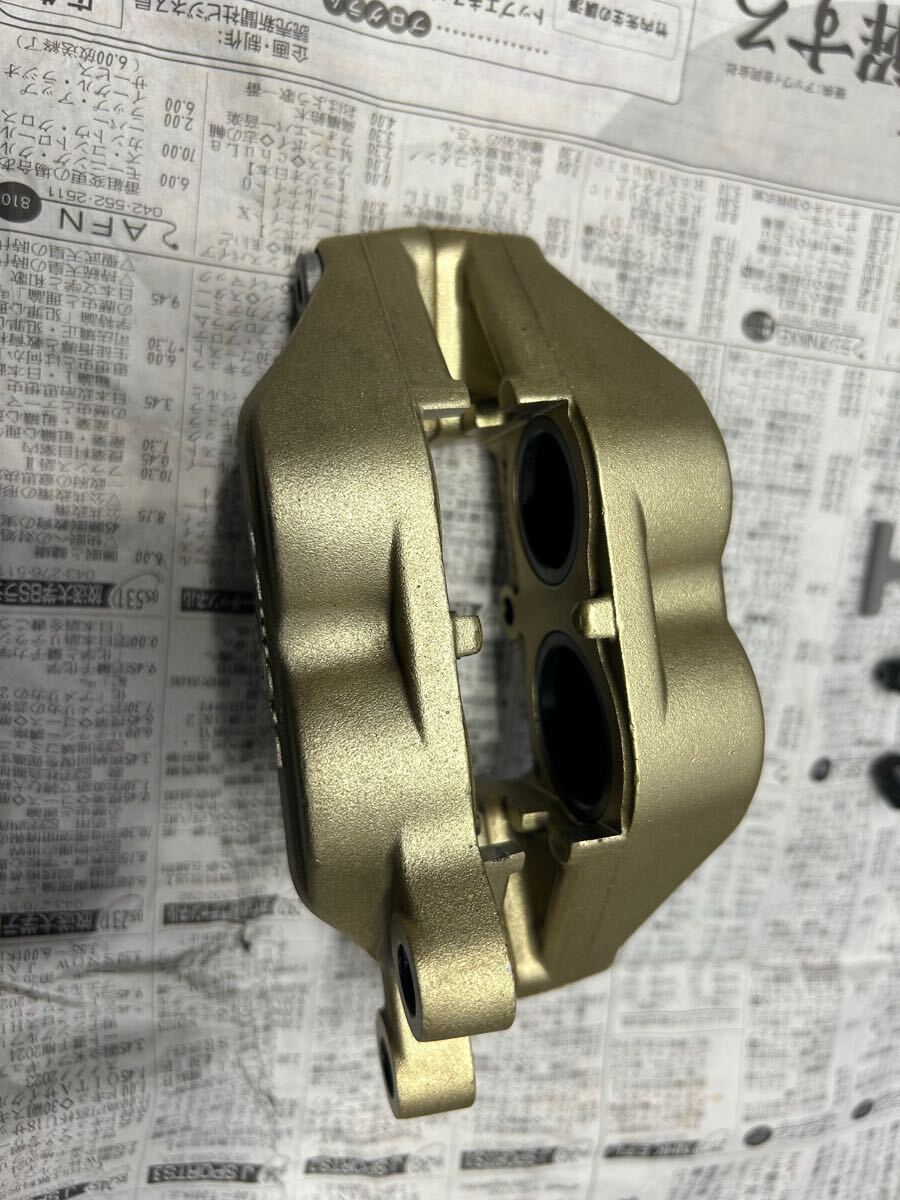 ブレンボ 4POTキャリパー 左側用 40mm 中古状態良好