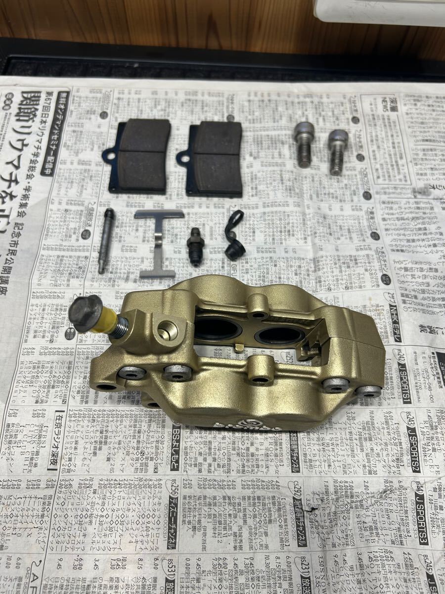 ブレンボ 4POTキャリパー 左側用 40mm 中古状態良好