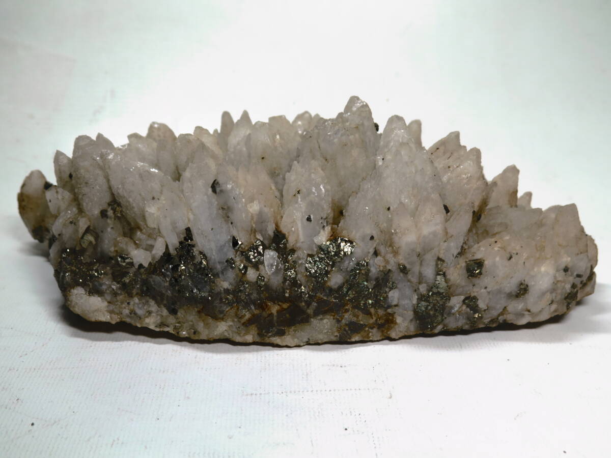 青森県尾太鉱山産 水晶 黄鉄鉱 ⁄ 青森県西目屋村尾太鉱山原石 黄銅鉱 1 