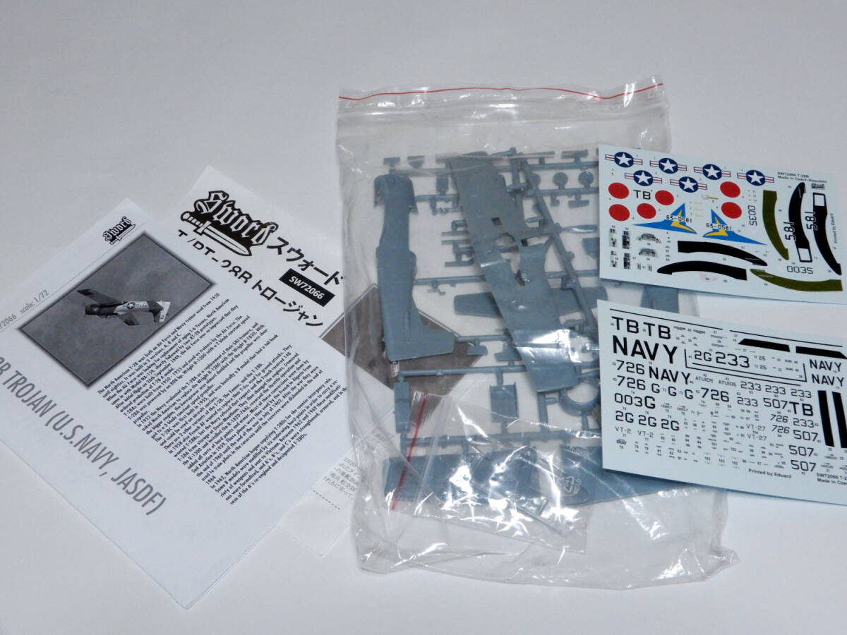 ジャンク★Ｔ－２８Ｂトロージャン★１機分★米海軍、航空自衛隊★スウォード１／７２_3